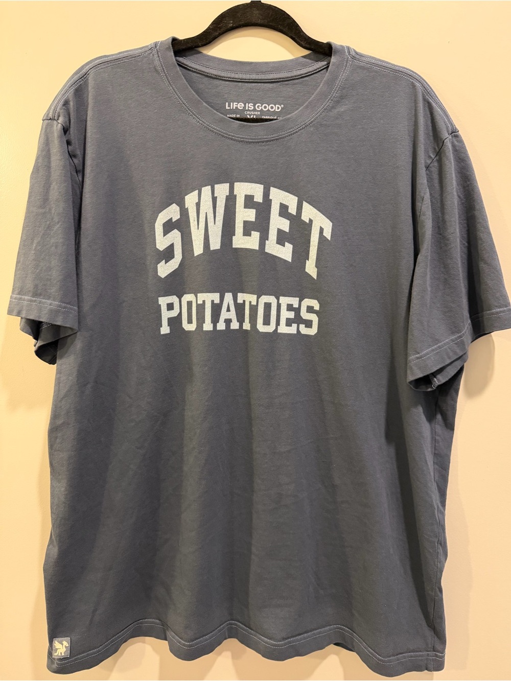 Life Is Good Men's 'Sweet Potatoes' Graphic Tee Greyish Blue Size XL